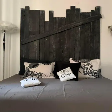 Emotions - Black Appartement Burgas